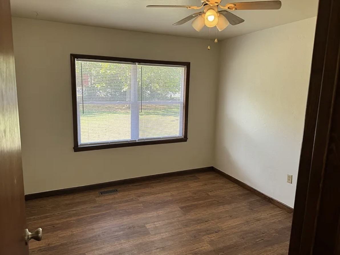 1420 East Cedar Drive - Photo 2 of 12