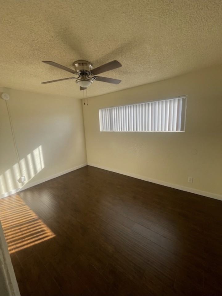 1305 1/2 W 87th St #1305-5 - Photo 2 of 14