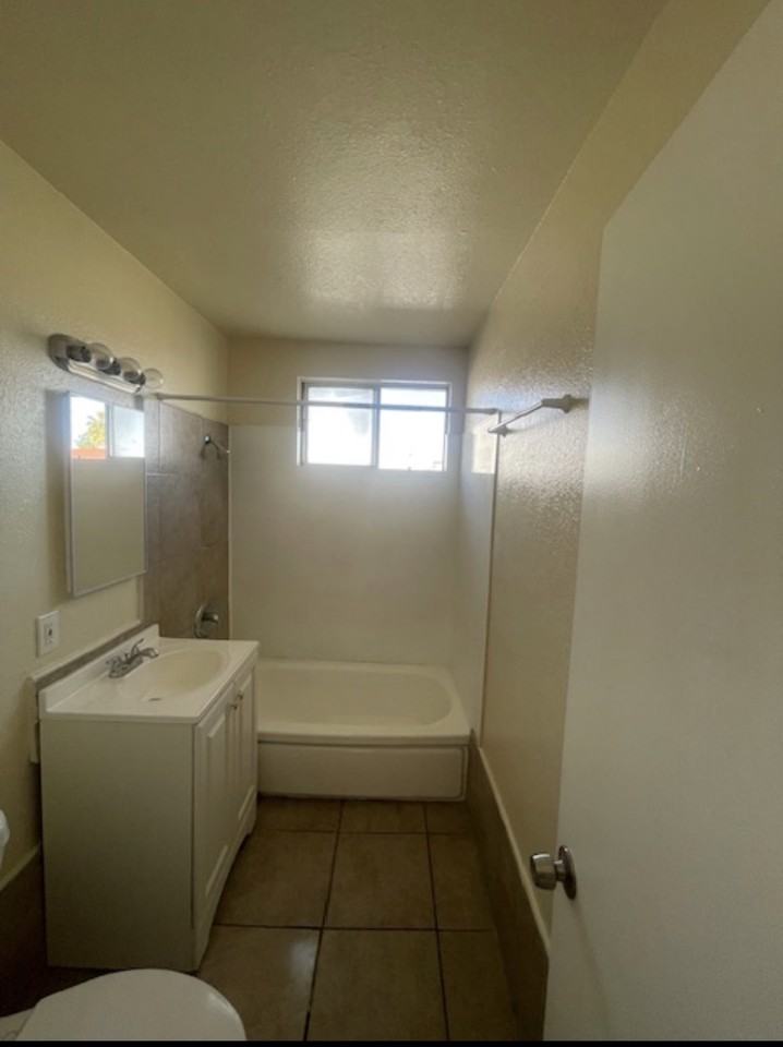 1305 1/2 W 87th St #1305-5 - Photo 6 of 14