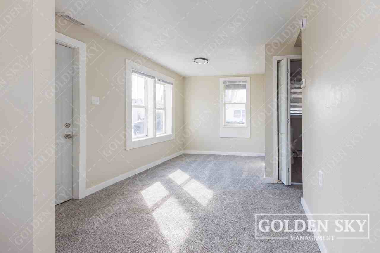 802 E 25th St #1 - Photo 2 of 11