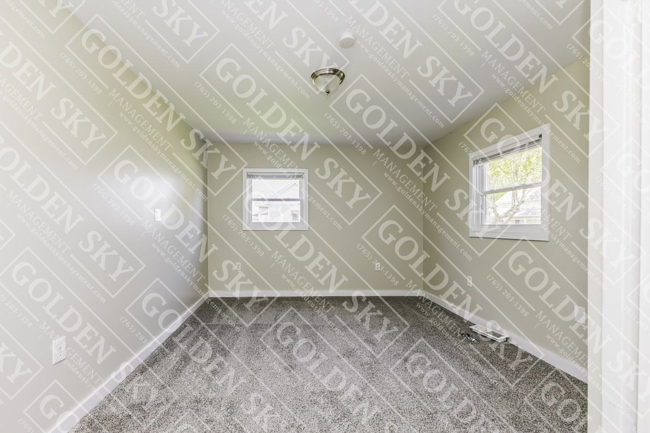 109 Main St #1 - Photo 5 of 18