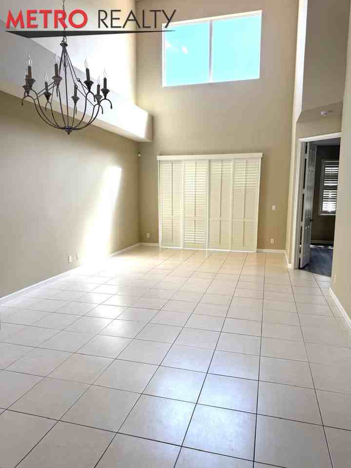 9209 Wentworth Lane - Photo 3 of 17