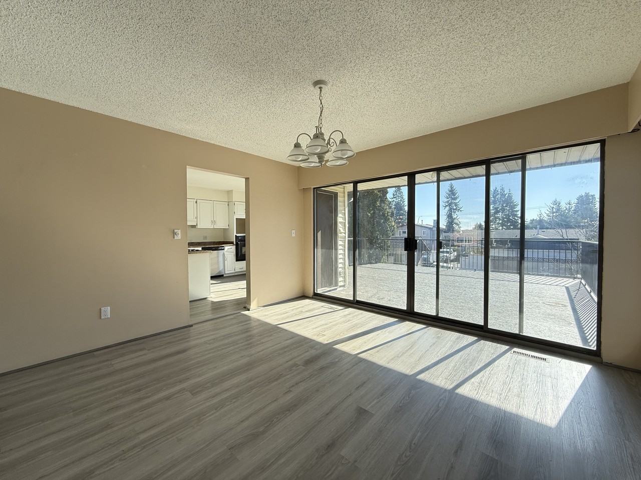 14450 16A Avenue - Photo 6 of 23