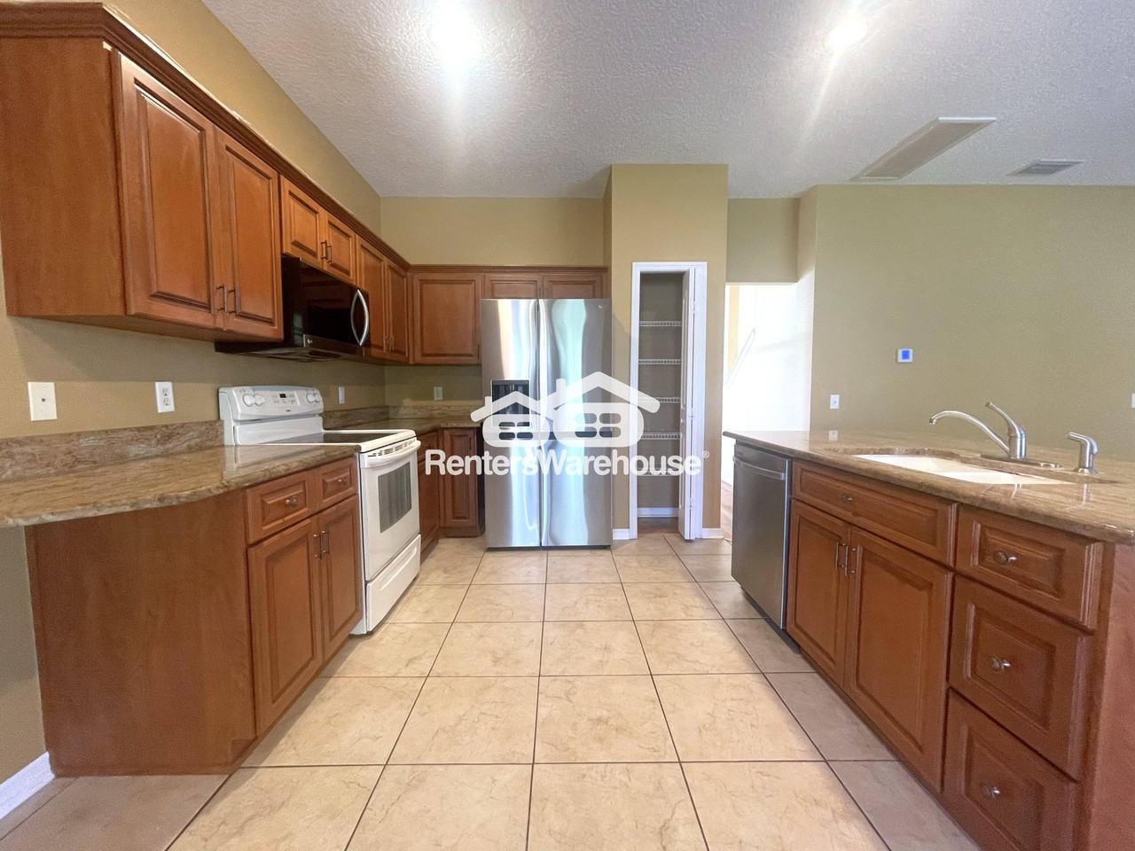 884 Addison Dr Ne - Photo 3 of 44