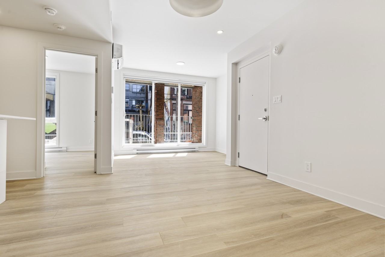 3973 Rue Saint-Dominique #100 - Photo 2 of 5