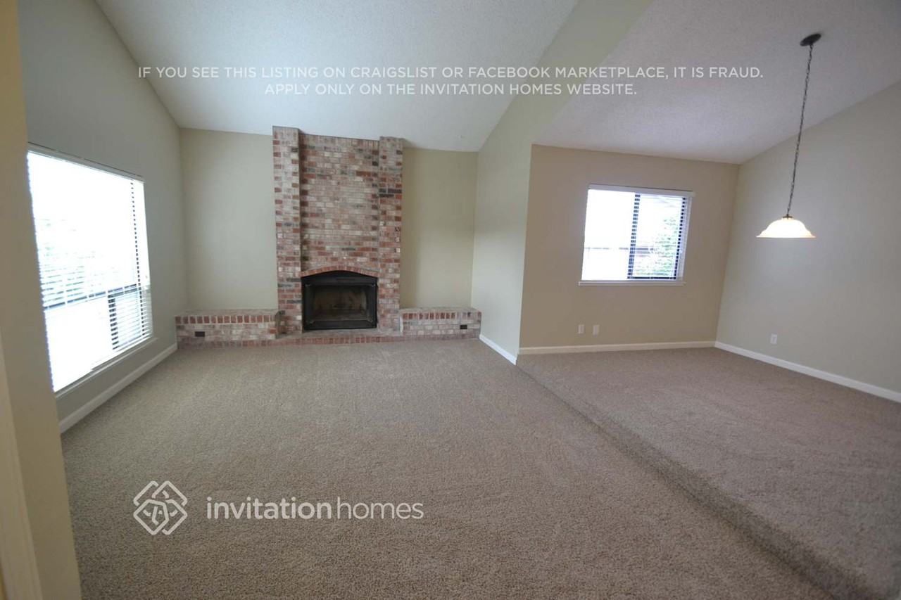 2852 Londonderry Dr - Photo 2 of 13