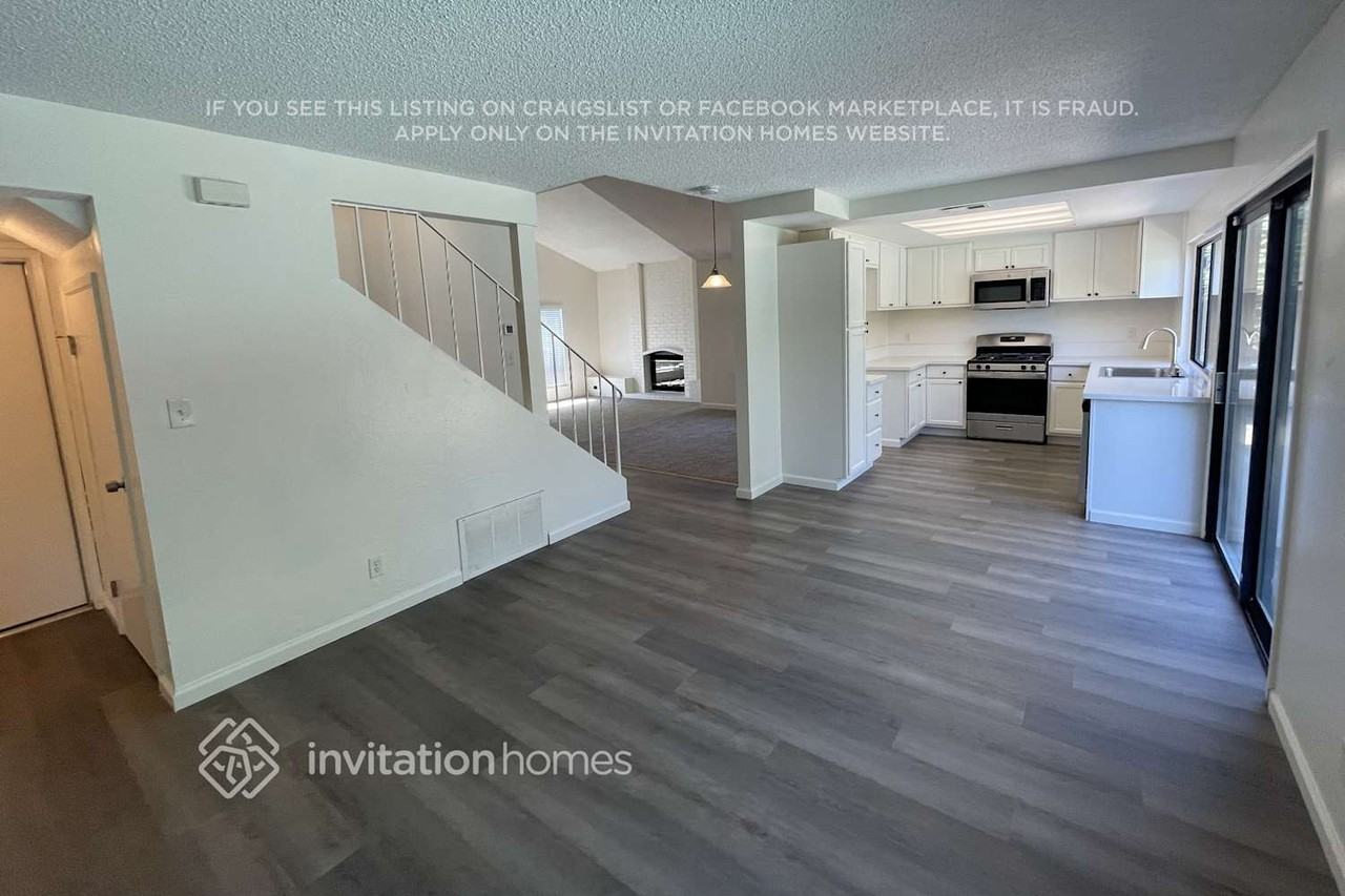 2852 Londonderry Dr - Photo 3 of 13