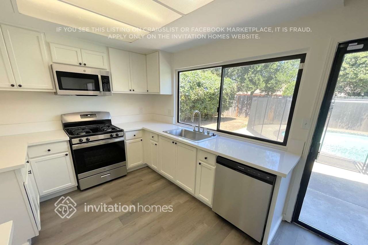 2852 Londonderry Dr - Photo 4 of 13