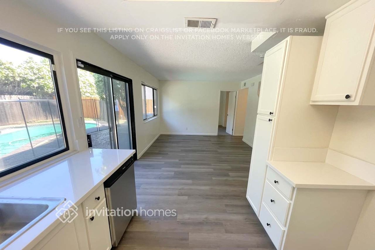 2852 Londonderry Dr - Photo 6 of 13