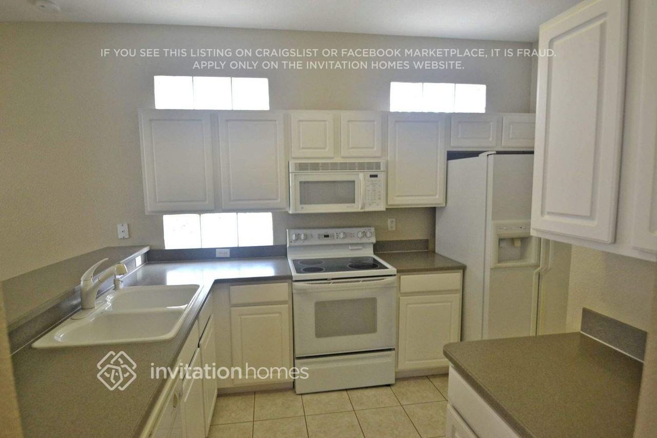 10604 Marlington Pl - Photo 3 of 8