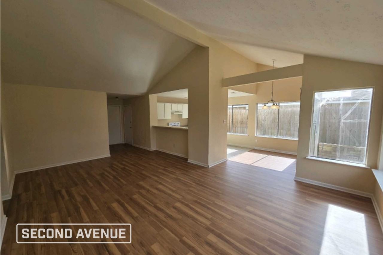 23810 Silversmith Ln - Photo 2 of 18