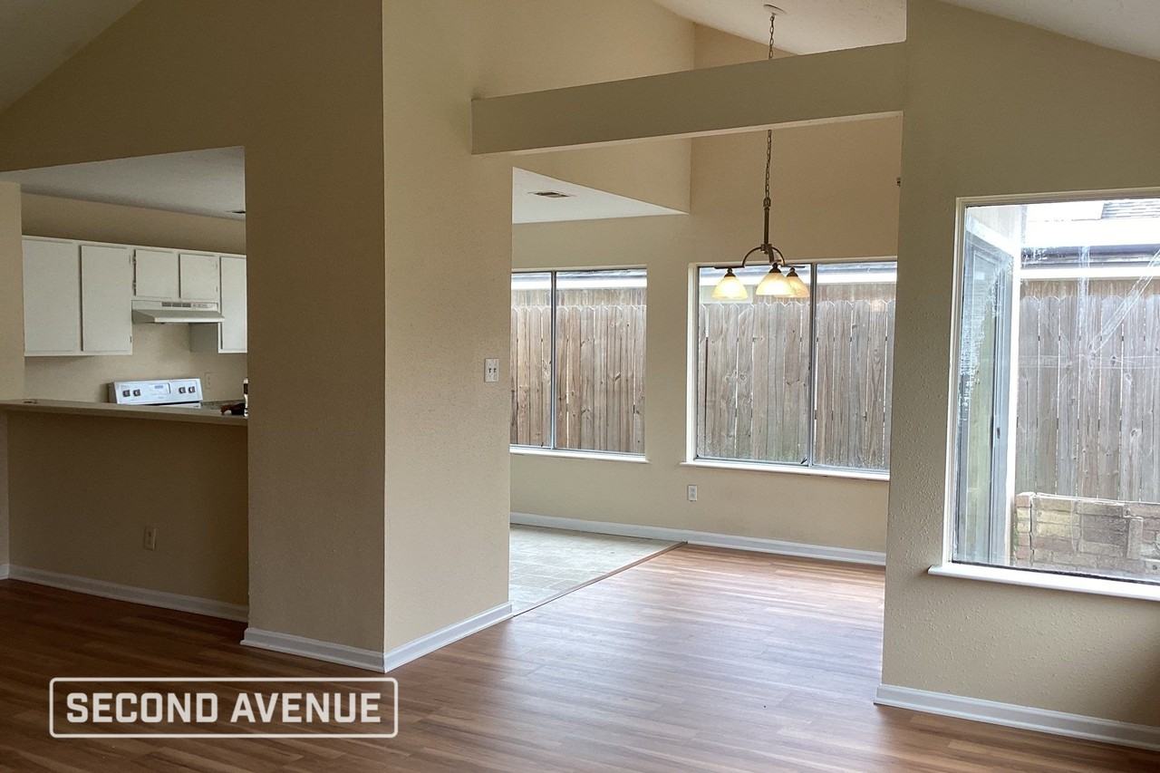 23810 Silversmith Ln - Photo 3 of 18
