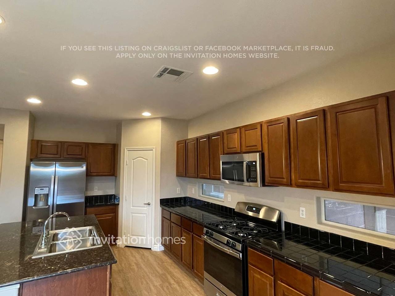 5492 Oatfield St - Photo 7 of 23