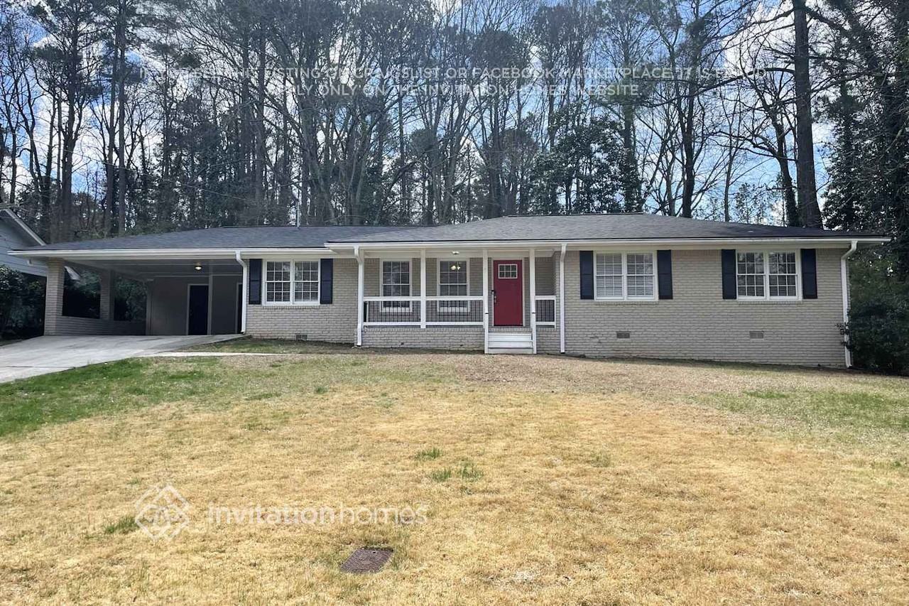 1060 Canterbury Dr Se - Photo 2 of 24