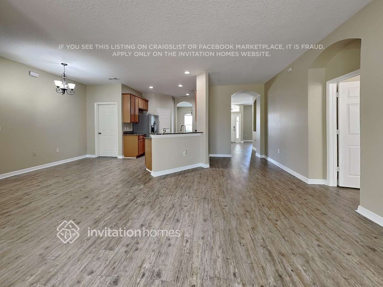 498 Woodford Dr - Photo 3 of 24
