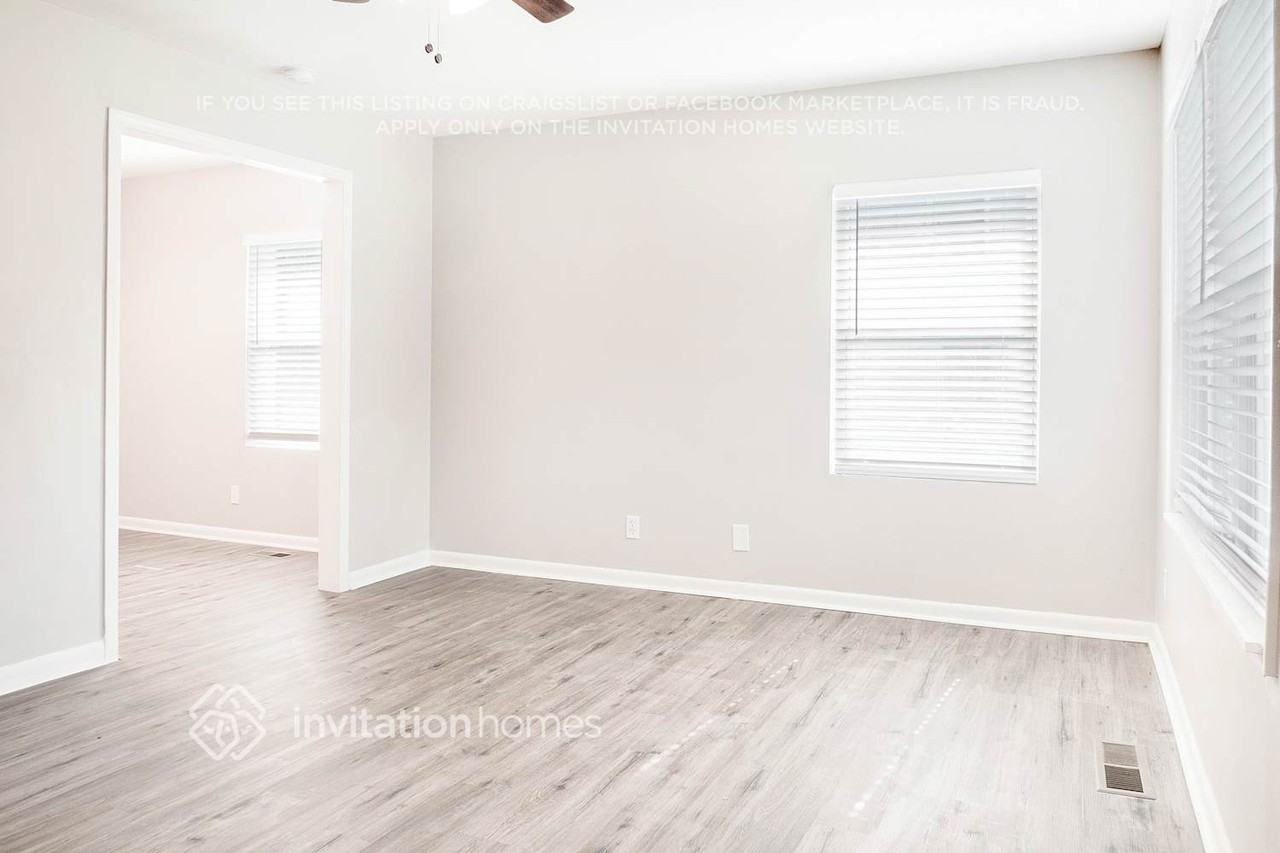 982 Hutchens Rd Se - Photo 4 of 24