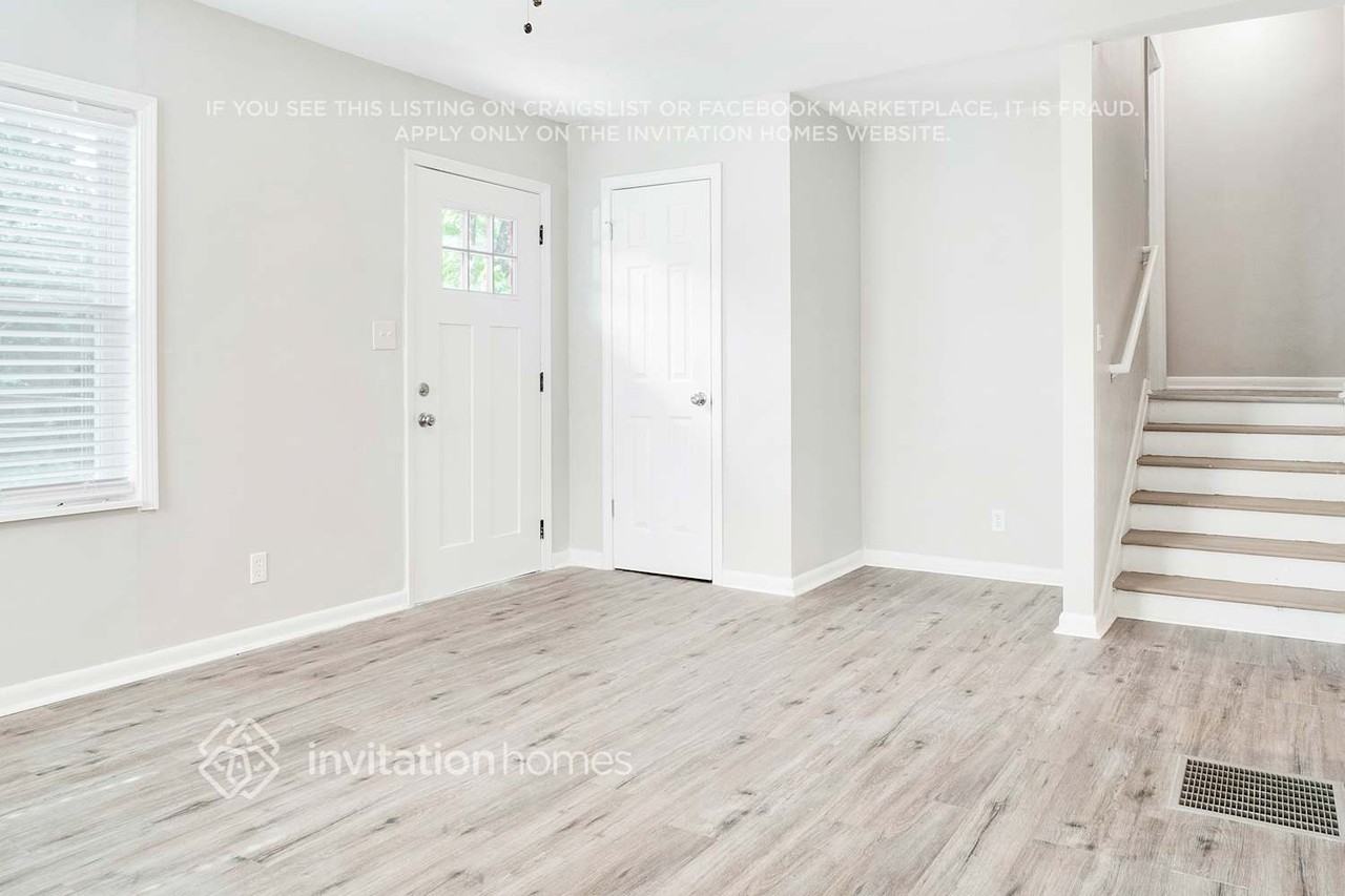 982 Hutchens Rd Se - Photo 5 of 24