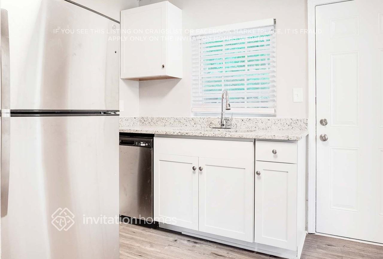 982 Hutchens Rd Se - Photo 7 of 24