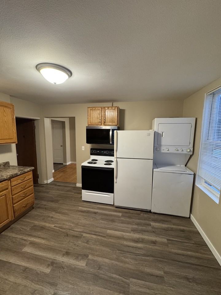 342 W Spruce St #3 - Photo 2 of 10