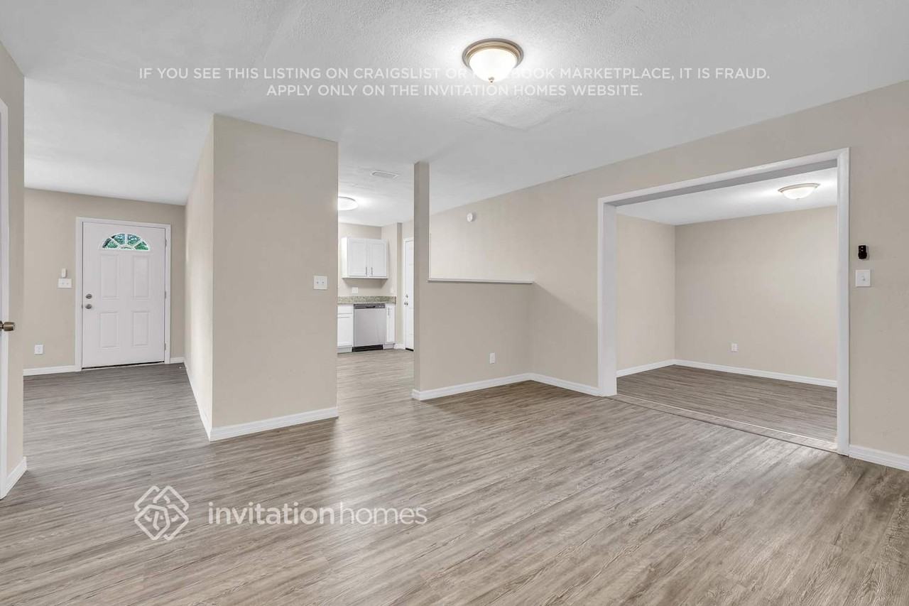 4545 Lane Ave S - Photo 4 of 15