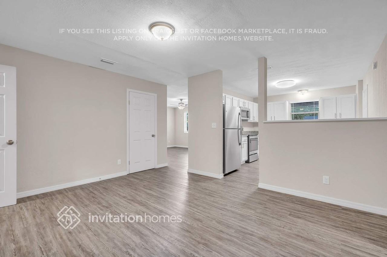 4545 Lane Ave S - Photo 5 of 15