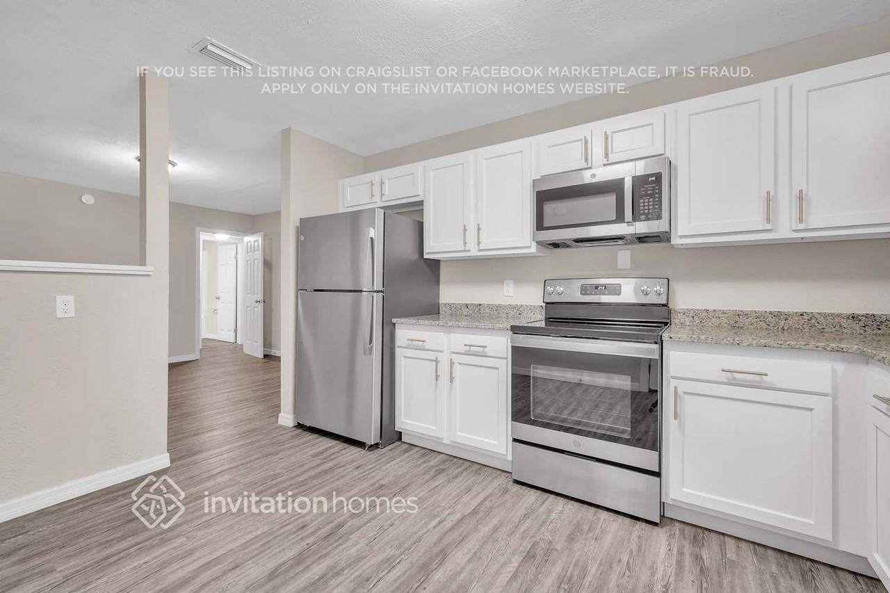 4545 Lane Ave S - Photo 7 of 15