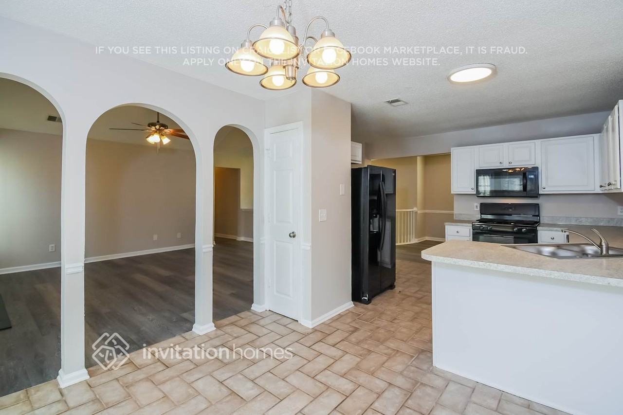 4871 Mosley Chase Way - Photo 6 of 16