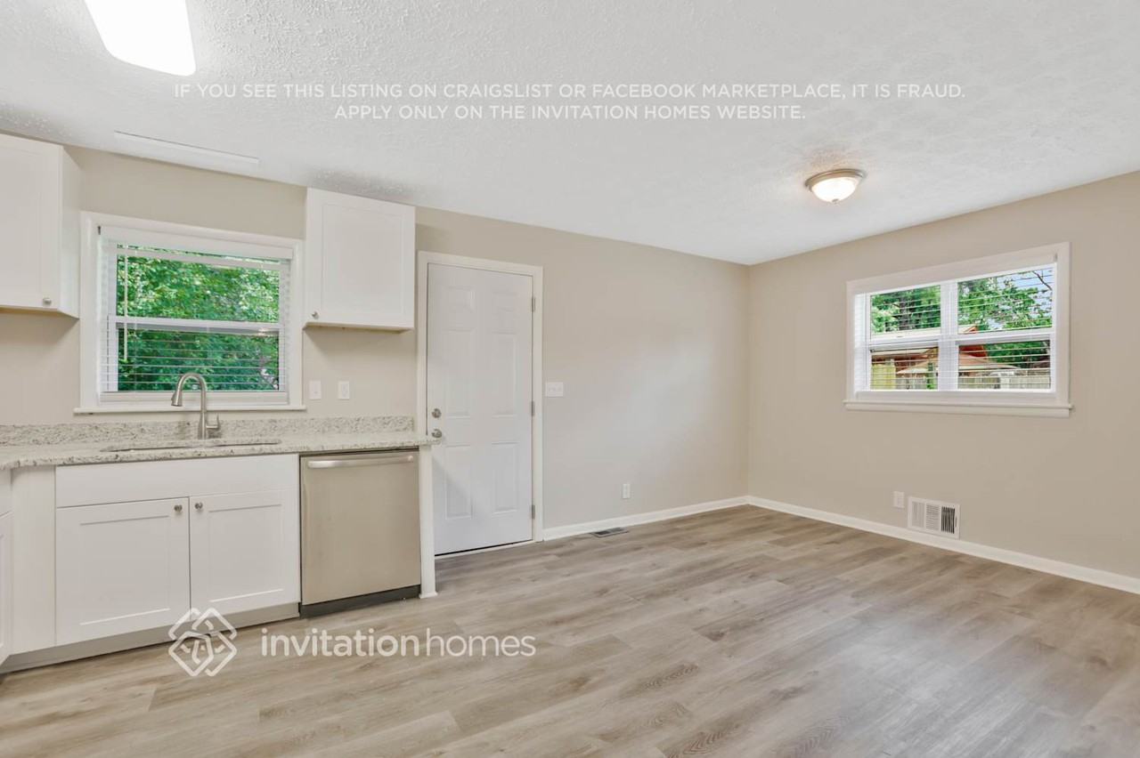 1607 W Austin Rd - Photo 6 of 19