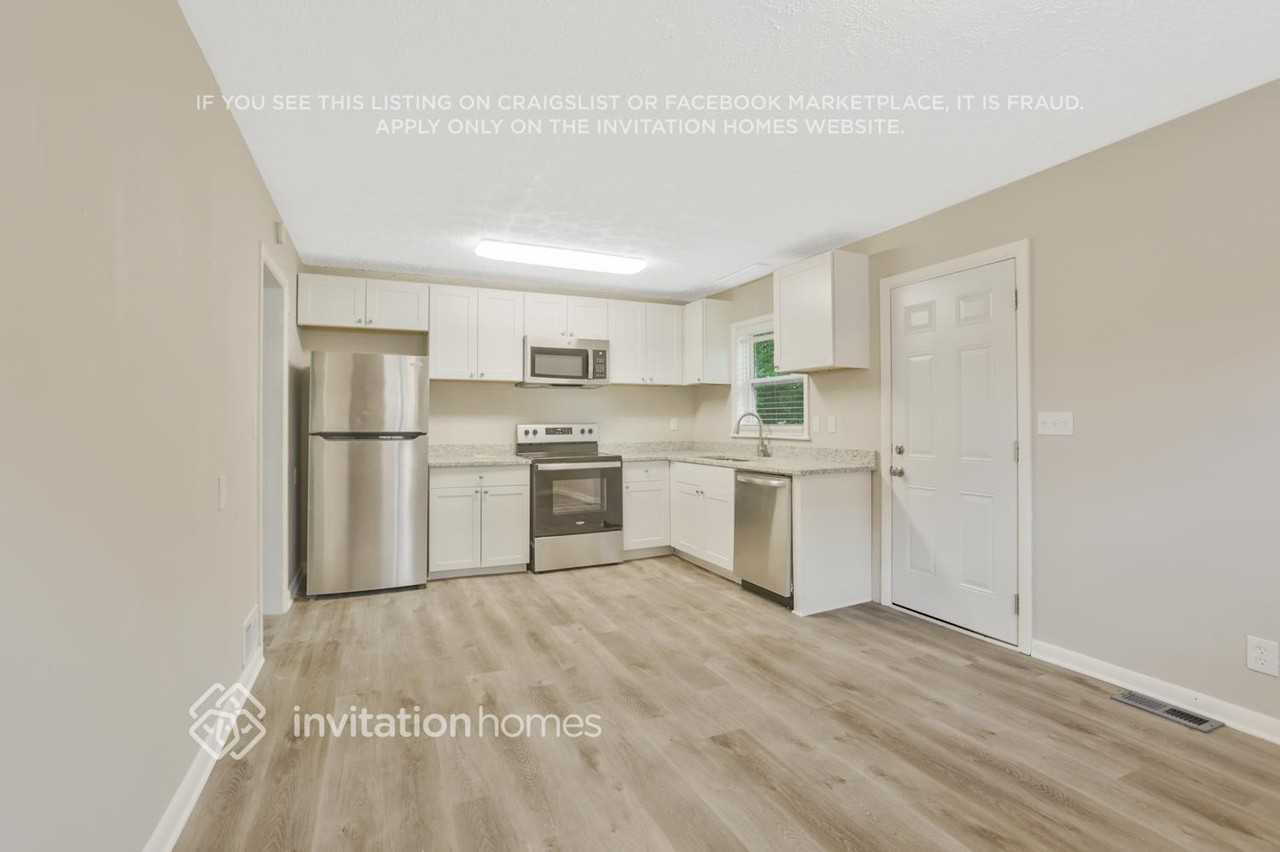 1607 W Austin Rd - Photo 7 of 19