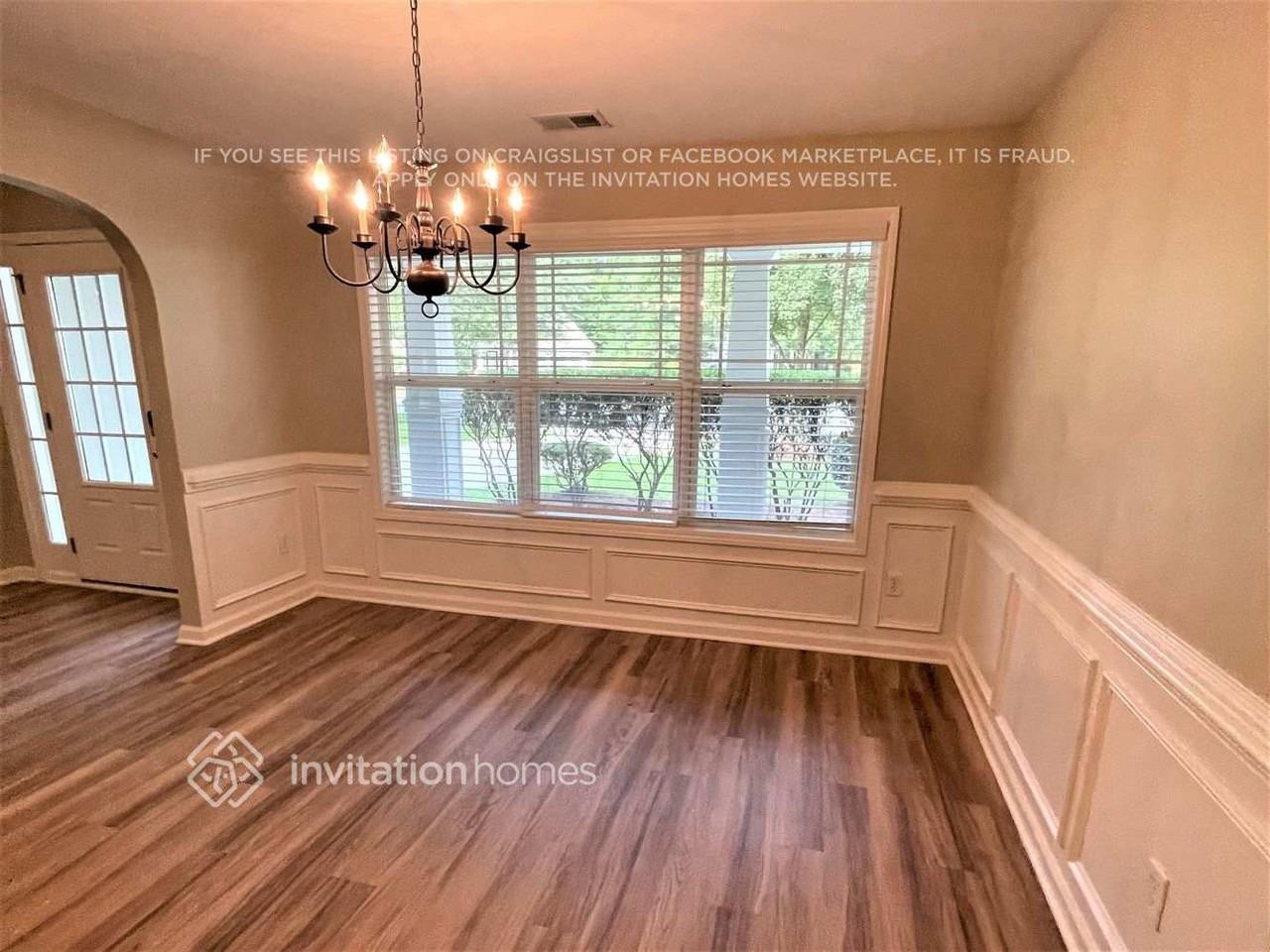 3613 Malcolm Mnr Nw - Photo 2 of 11