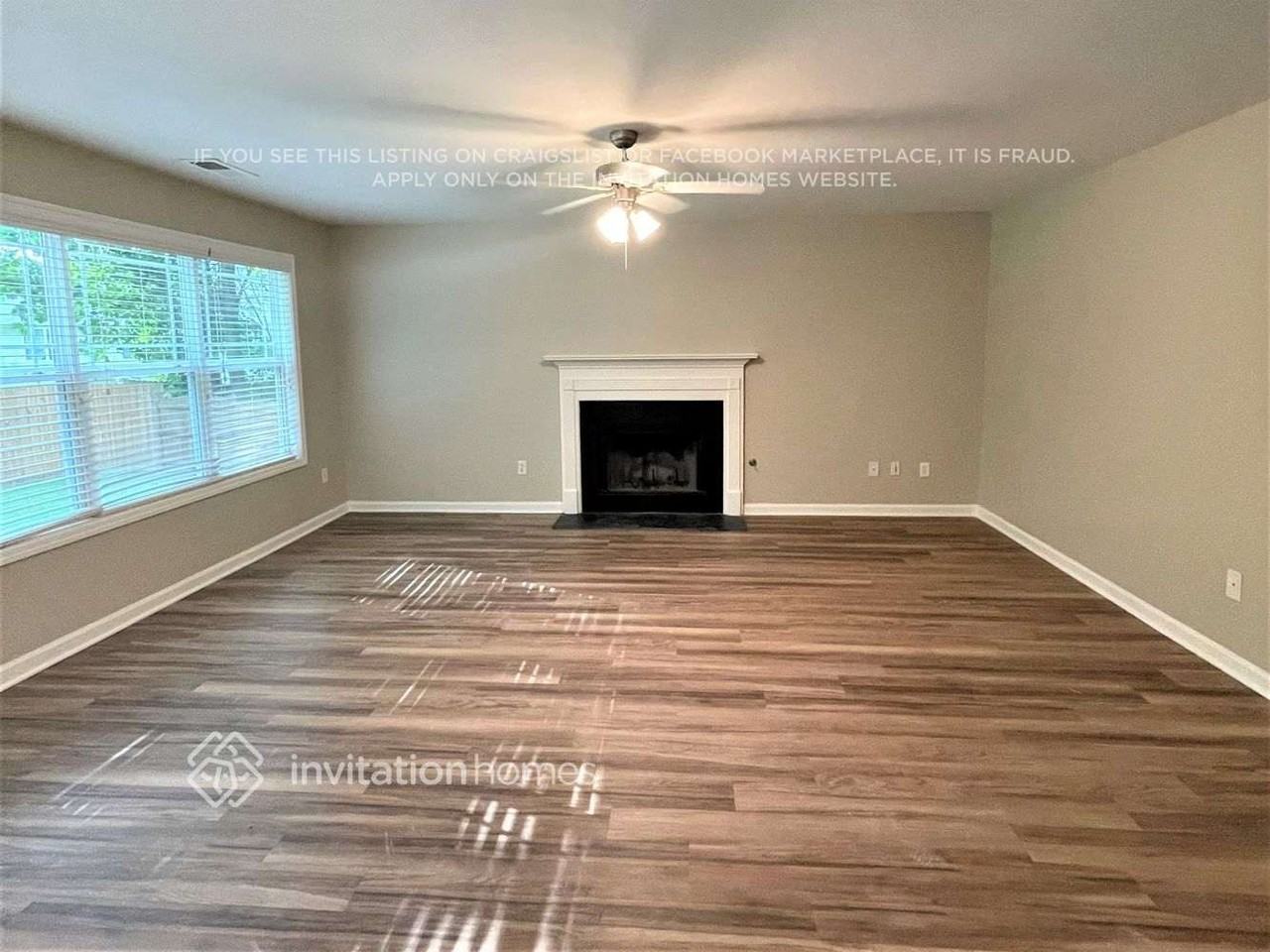 3613 Malcolm Mnr Nw - Photo 3 of 11