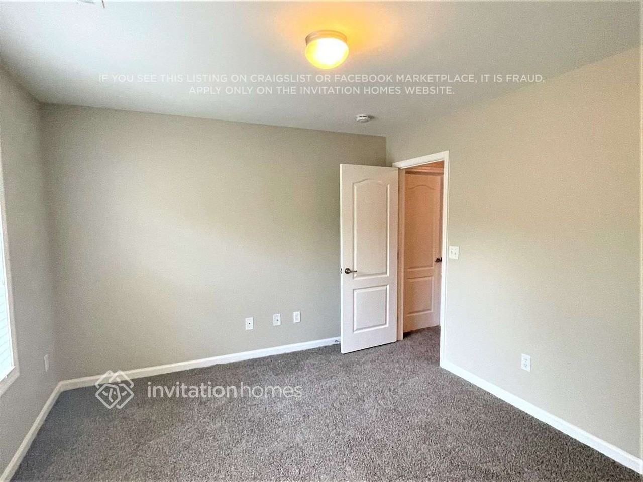 3613 Malcolm Mnr Nw - Photo 7 of 11