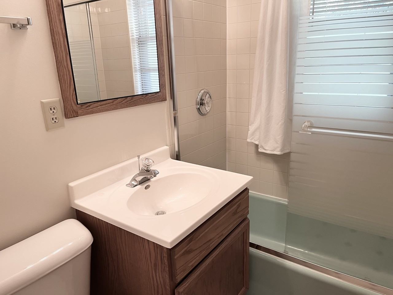 400 W Cook St #6 - Photo 4 of 7