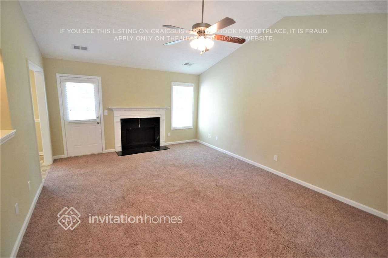 537 Emerald Pt - Photo 2 of 12