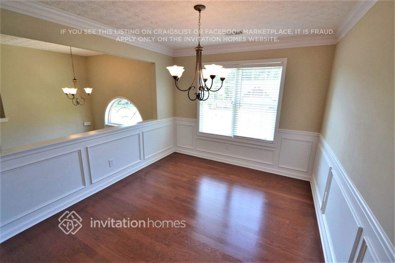 537 Emerald Pt - Photo 4 of 12