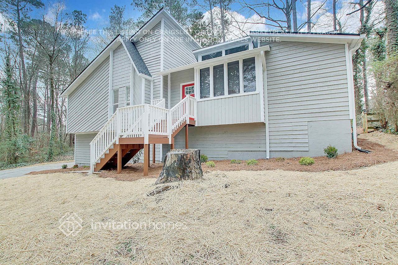 232 Rustic Ridge Dr Ne - Photo 3 of 25