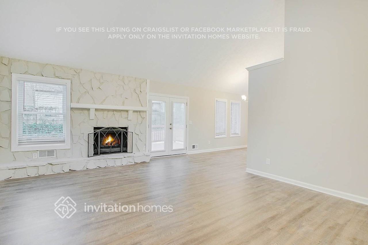 232 Rustic Ridge Dr Ne - Photo 4 of 25