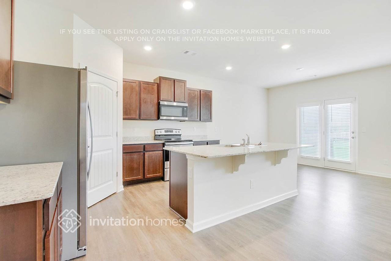 919 Lilfield Ln - Photo 5 of 26