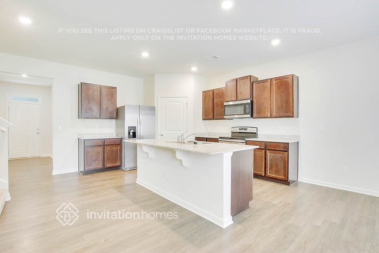 919 Lilfield Ln - Photo 6 of 26