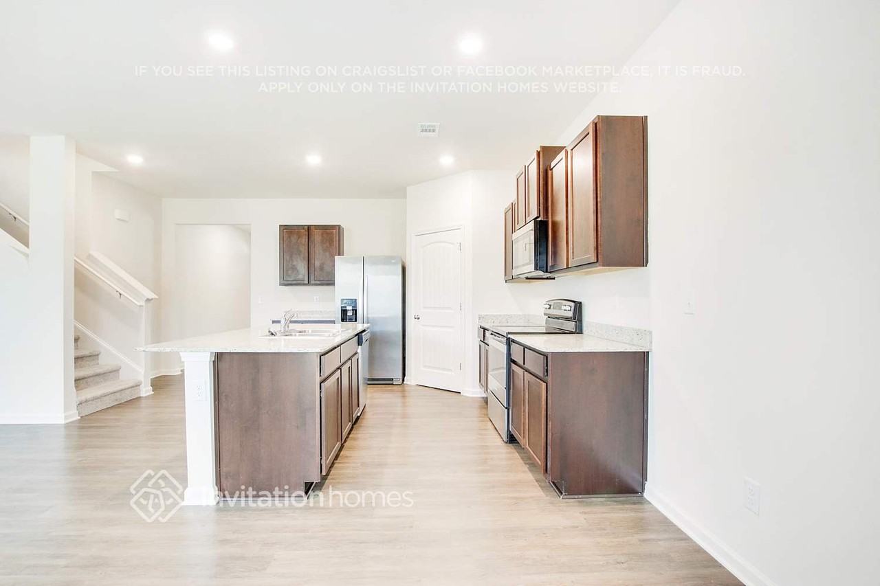 919 Lilfield Ln - Photo 7 of 26