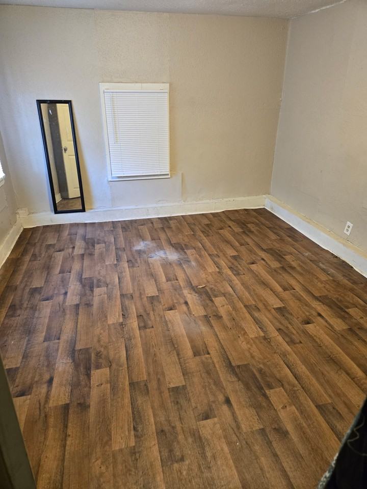 1512 1/2 Chandler St - Photo 2 of 7