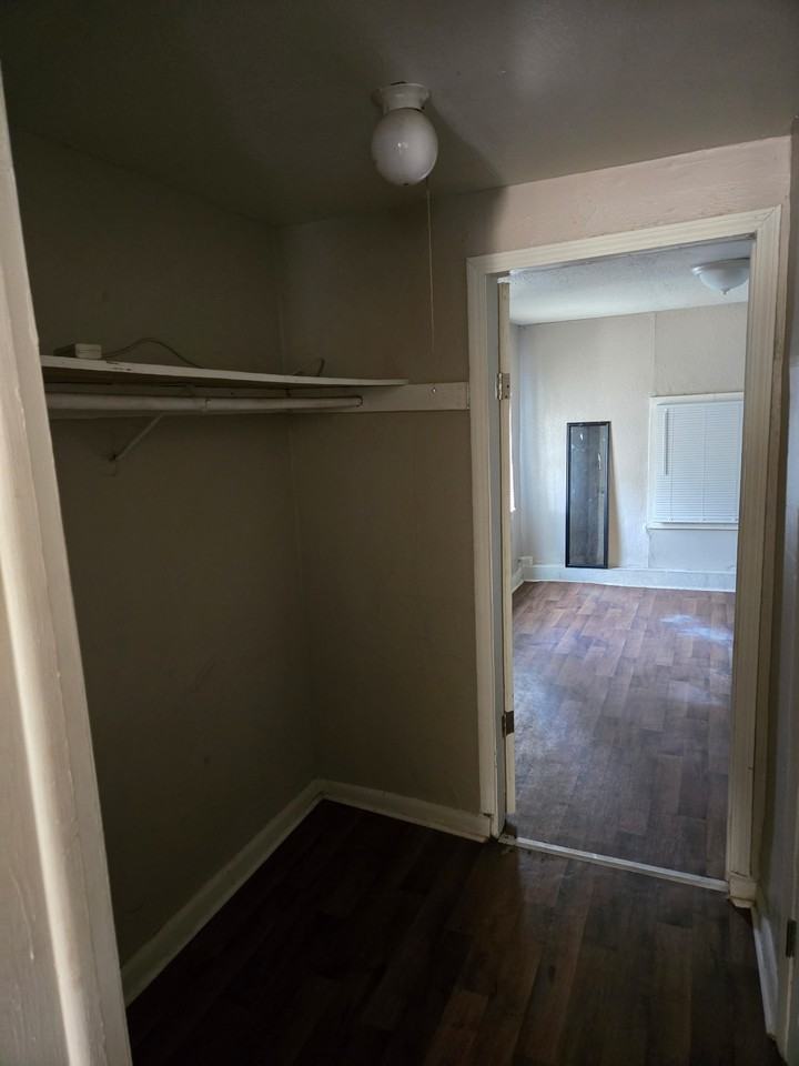 1512 1/2 Chandler St - Photo 3 of 7