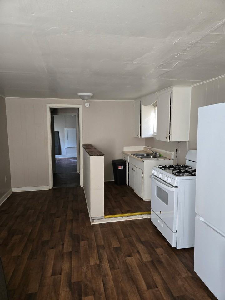 1512 1/2 Chandler St - Photo 6 of 7