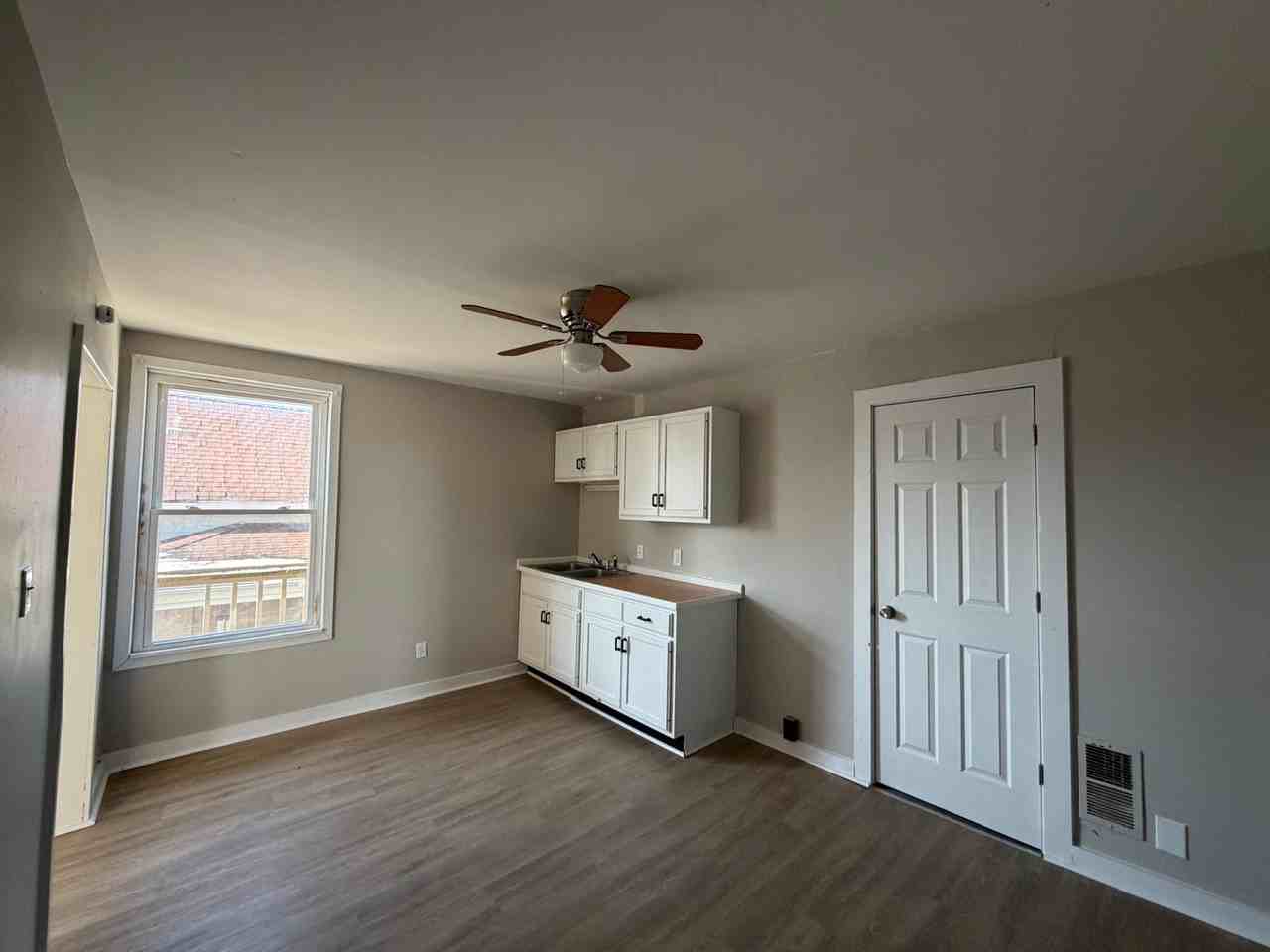 606-608 W North stUnit 608-2 #608-2 - Photo 5 of 9