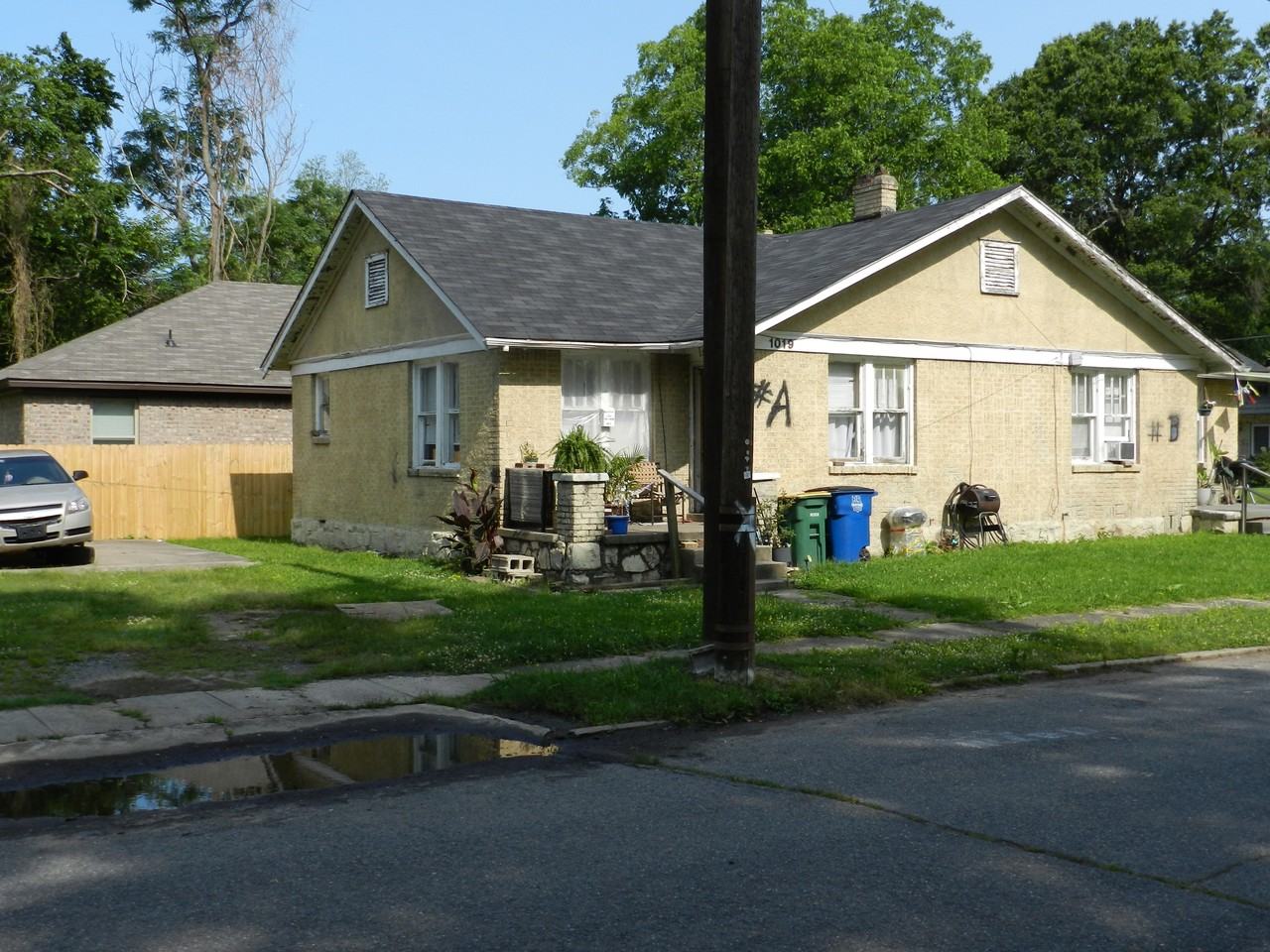 1019 Frank St #B - Photo 2 of 2