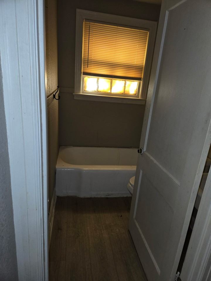 1518 Chandler St - Photo 6 of 9