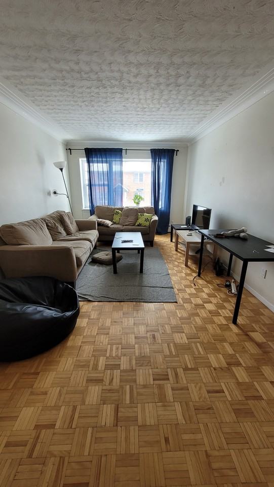 500 Clarence - Photo 3 of 9