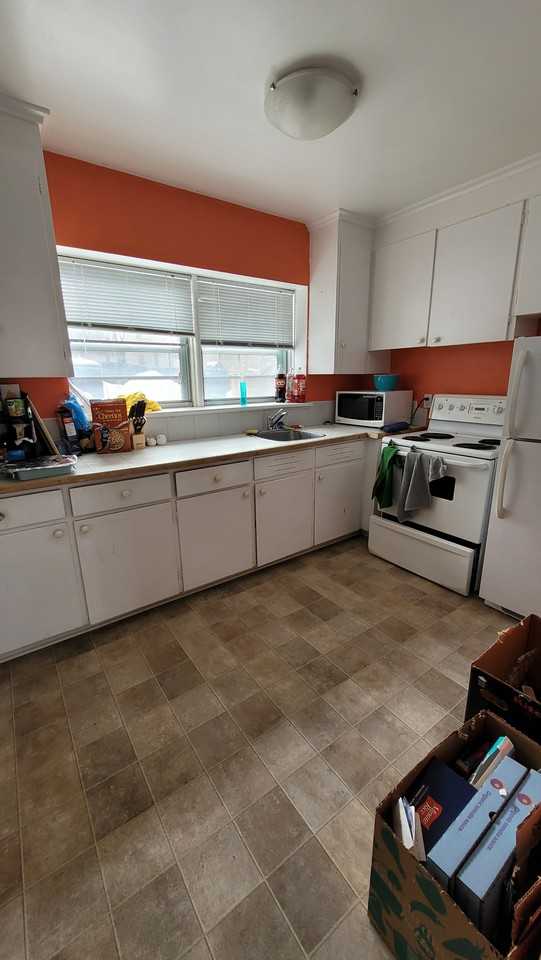 500 Clarence - Photo 4 of 8