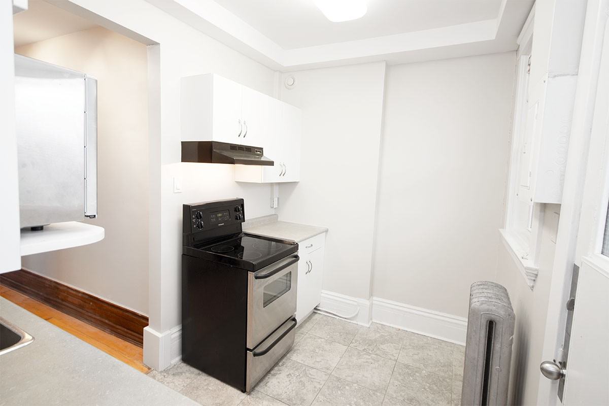 667/669 Wolseley Avenue - Photo 4 of 21