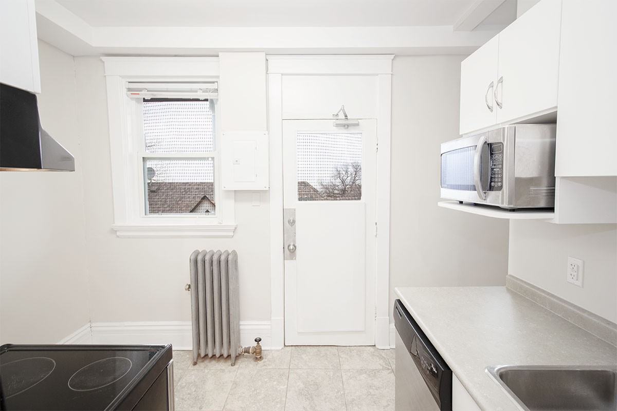 667/669 Wolseley Avenue - Photo 5 of 21